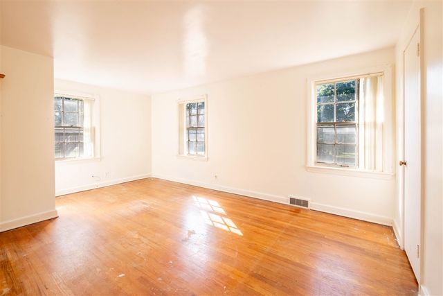 1030 Dwillard Drive, Kalamazoo, MI 49048