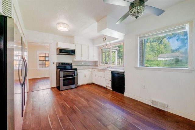 1030 Dwillard Drive, Kalamazoo, MI 49048