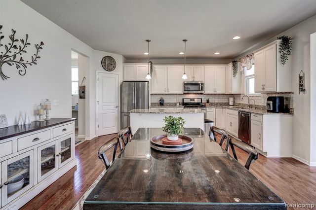 29816 Autumn Gold Drive, New Hudson, MI 48165