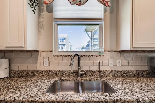 29816 Autumn Gold Drive, New Hudson, MI 48165