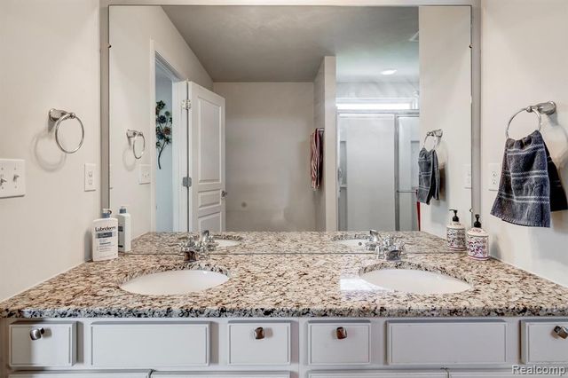 29816 Autumn Gold Drive, New Hudson, MI 48165