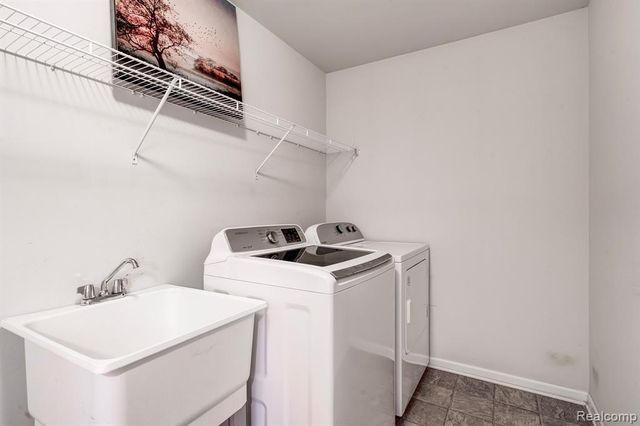 29816 Autumn Gold Drive, New Hudson, MI 48165