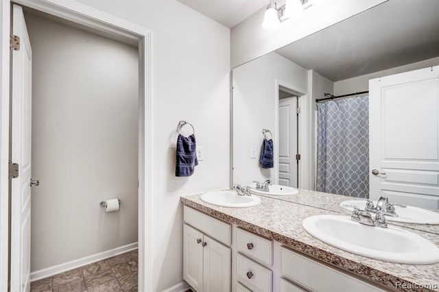 29816 Autumn Gold Drive, New Hudson, MI 48165