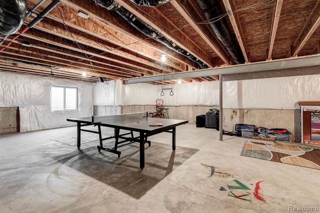 29816 Autumn Gold Drive, New Hudson, MI 48165