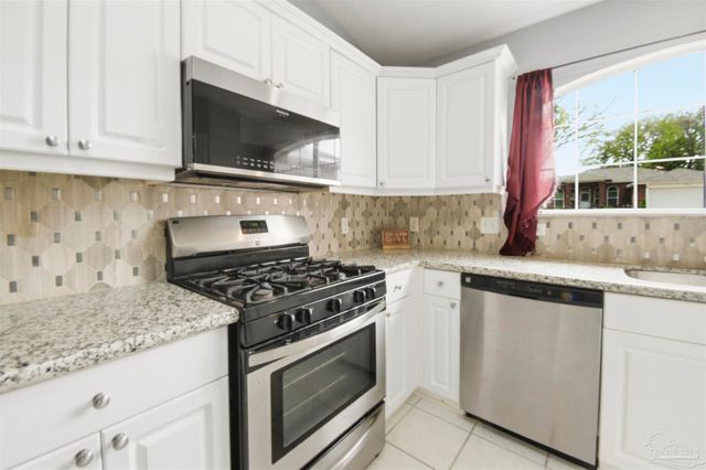 2726 Blackwood Dr, Cantonment, FL 32533