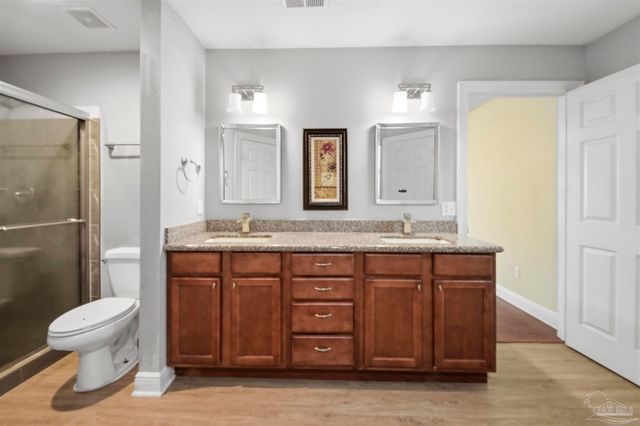 2726 Blackwood Dr, Cantonment, FL 32533