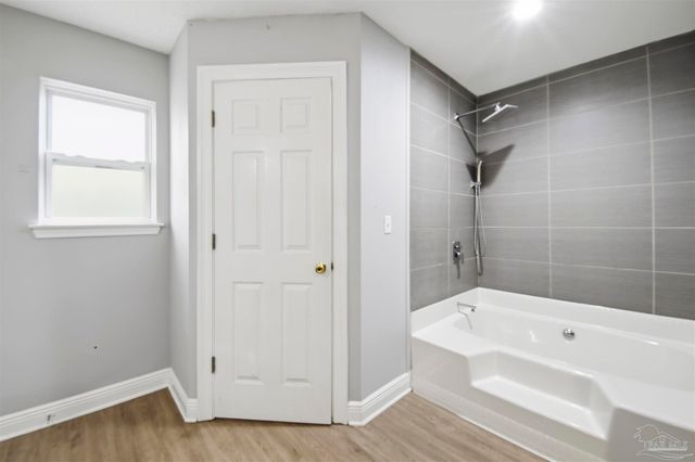 2726 Blackwood Dr, Cantonment, FL 32533