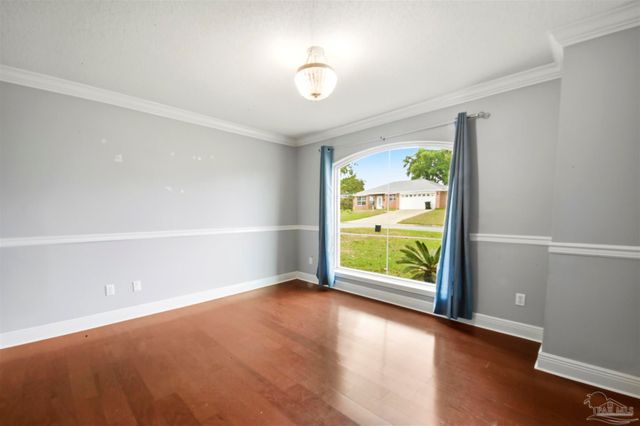 2726 Blackwood Dr, Cantonment, FL 32533