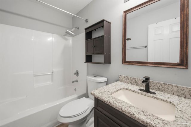 2726 Blackwood Dr, Cantonment, FL 32533