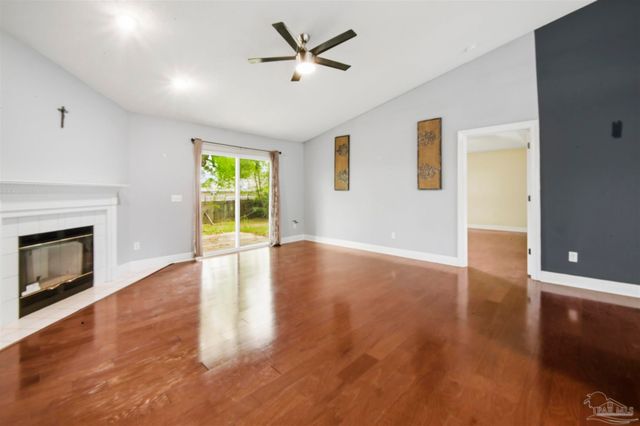 2726 Blackwood Dr, Cantonment, FL 32533