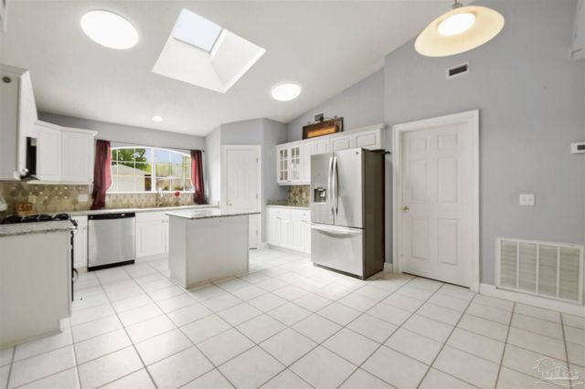 2726 Blackwood Dr, Cantonment, FL 32533