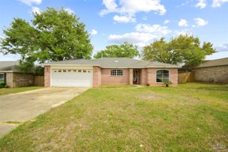 2726 Blackwood Dr, Cantonment, FL 32533