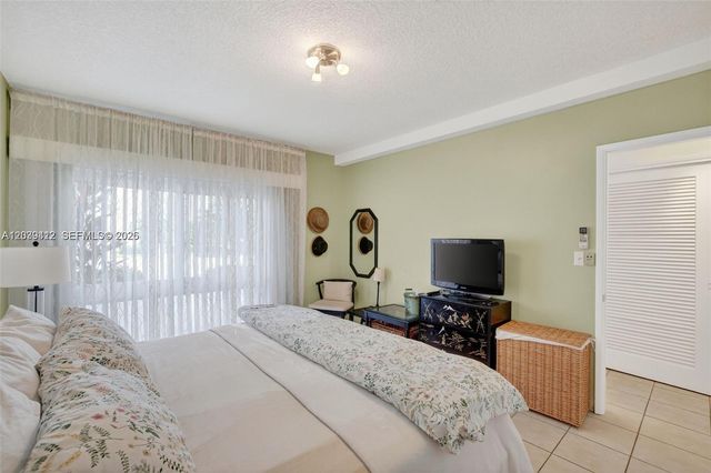 425 Bayshore Dr d-3, Fort Lauderdale, FL 33304