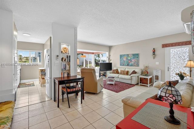 425 Bayshore Dr d-3, Fort Lauderdale, FL 33304
