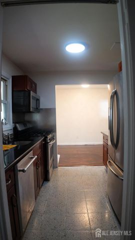 55 W Iselin Parkway, Iselin, NJ 08830