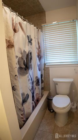 55 W Iselin Parkway, Iselin, NJ 08830