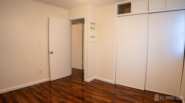 55 W Iselin Parkway, Iselin, NJ 08830