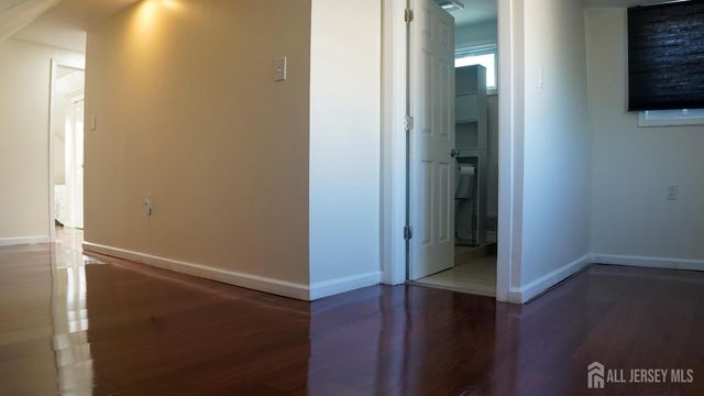 55 W Iselin Parkway, Iselin, NJ 08830