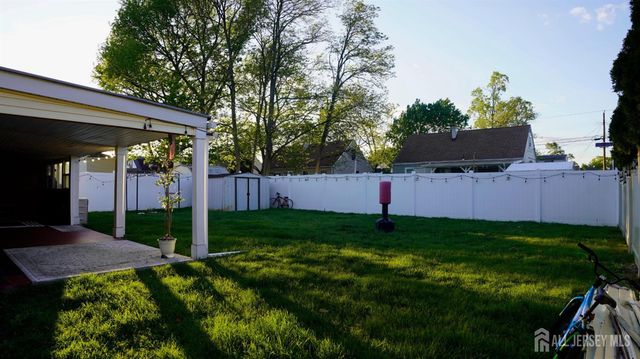 55 W Iselin Parkway, Iselin, NJ 08830