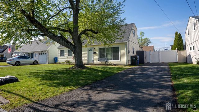 55 W Iselin Parkway, Iselin, NJ 08830