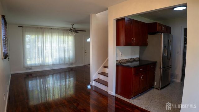 55 W Iselin Parkway, Iselin, NJ 08830