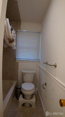 55 W Iselin Parkway, Iselin, NJ 08830