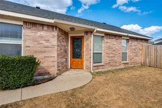 909 Honey Locust Lane, Crowley, TX 76036