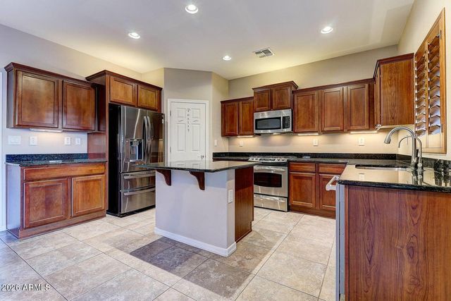 2530 W CORDIA Lane, Phoenix, AZ 85085