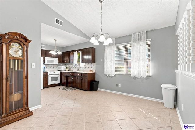 718 Carolyn Street, Radcliff, KY 40160