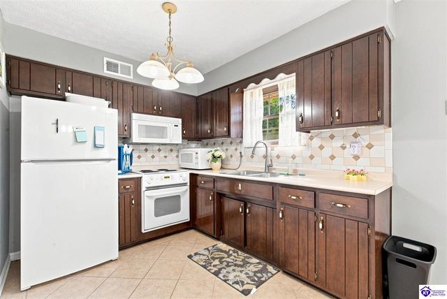 718 Carolyn Street, Radcliff, KY 40160