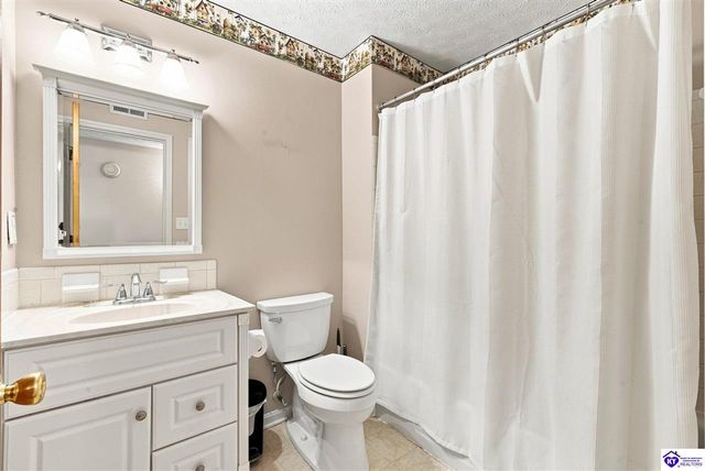 718 Carolyn Street, Radcliff, KY 40160