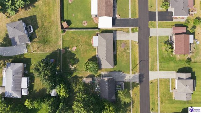 718 Carolyn Street, Radcliff, KY 40160