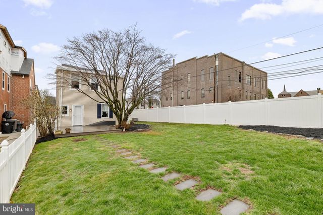 100 E 6TH AVE, Conshohocken, PA 19428