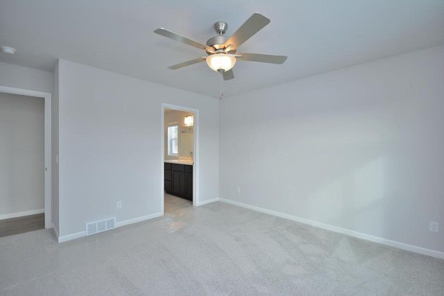 613 Standing Stone DRIVE, Waukesha, WI 53189