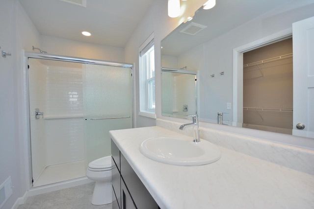 613 Standing Stone DRIVE, Waukesha, WI 53189