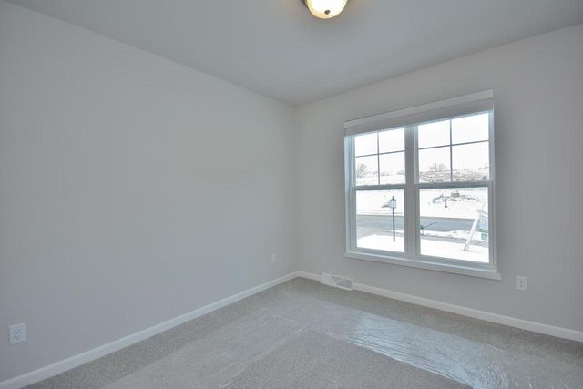 613 Standing Stone DRIVE, Waukesha, WI 53189