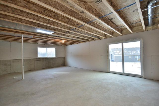 613 Standing Stone DRIVE, Waukesha, WI 53189