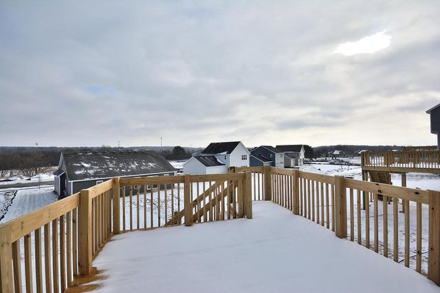 613 Standing Stone DRIVE, Waukesha, WI 53189