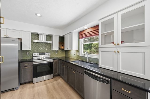 324 Haldeman Dr, Cranberry Twp, PA 16066