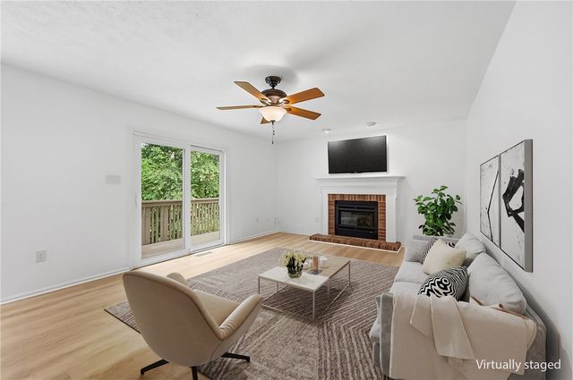 324 Haldeman Dr, Cranberry Twp, PA 16066