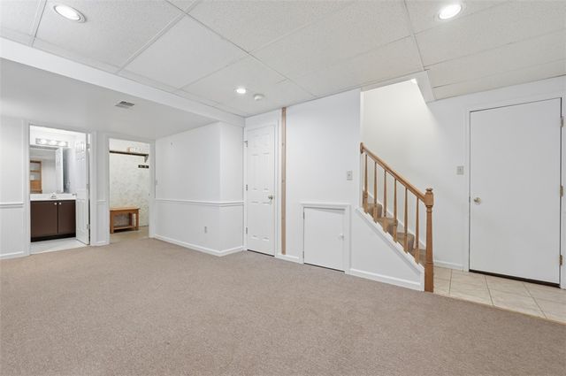 324 Haldeman Dr, Cranberry Twp, PA 16066