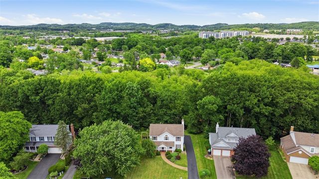 324 Haldeman Dr, Cranberry Twp, PA 16066
