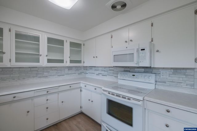 3385 Balsam Dr S, Salem, OR 97302