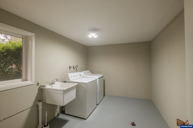 3385 Balsam Dr S, Salem, OR 97302