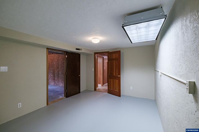 3385 Balsam Dr S, Salem, OR 97302