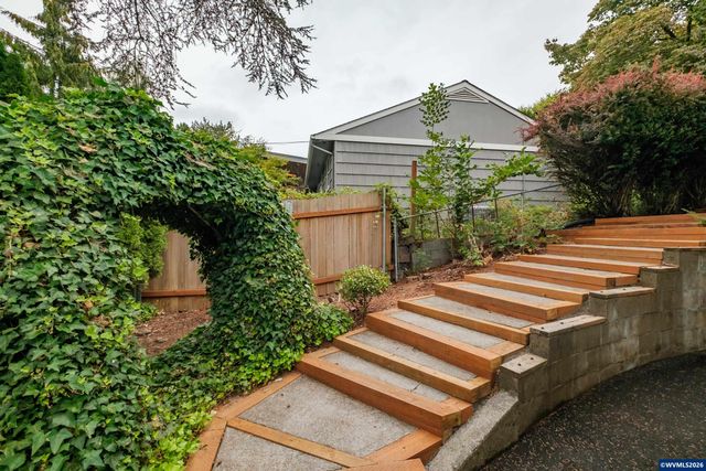 3385 Balsam Dr S, Salem, OR 97302