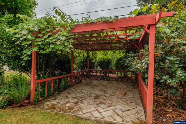 3385 Balsam Dr S, Salem, OR 97302