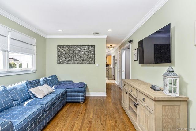 268 7th Avenue, Saint James, NY 11780