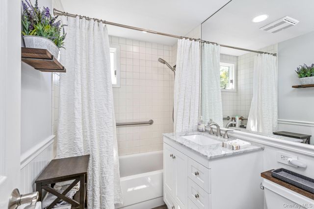 268 7th Avenue, Saint James, NY 11780
