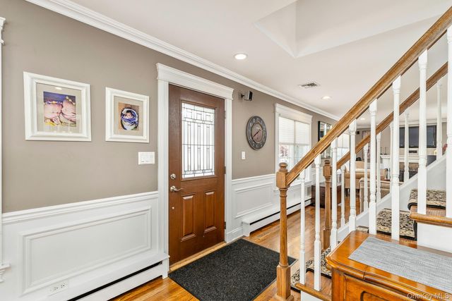 268 7th Avenue, Saint James, NY 11780